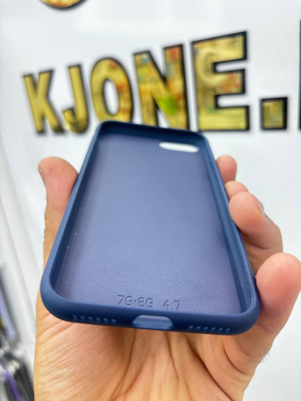 قاب چرمی مگسیف دار به همراه جاکارتی مگنتی iphone8